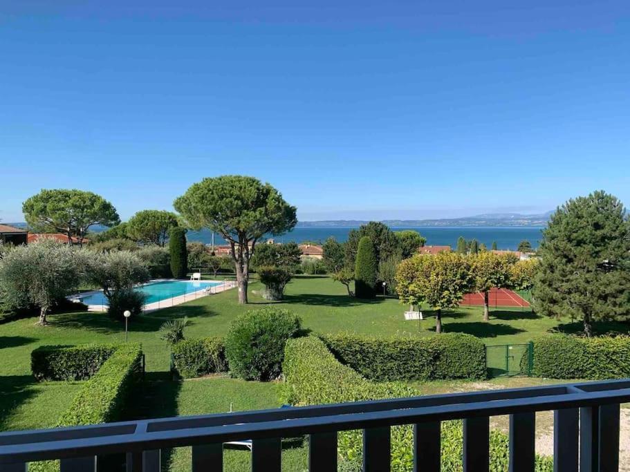 Tennis / Pool / Barbecue Bardolino Exterior photo