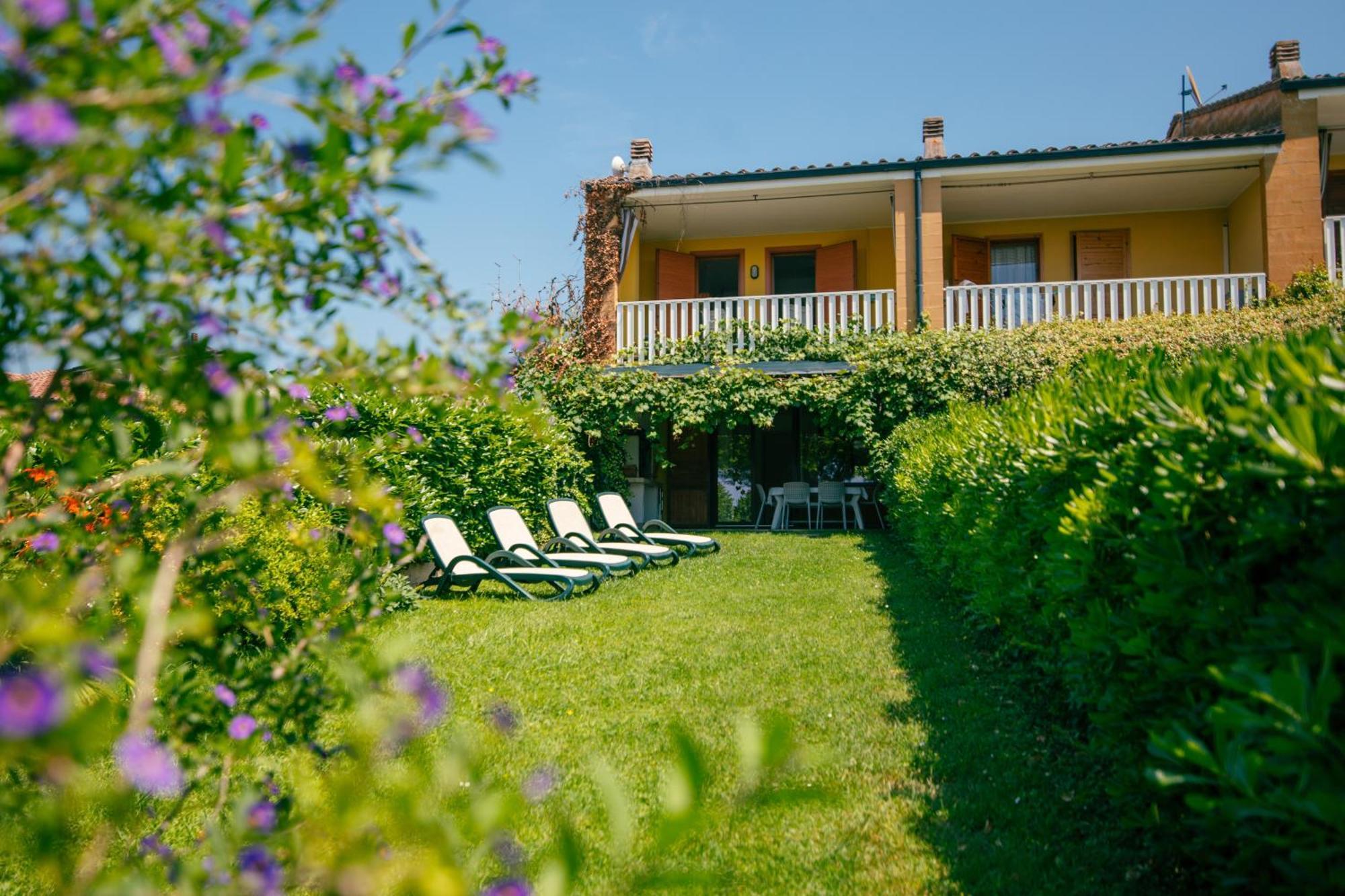 Tennis / Pool / Barbecue Bardolino Exterior photo